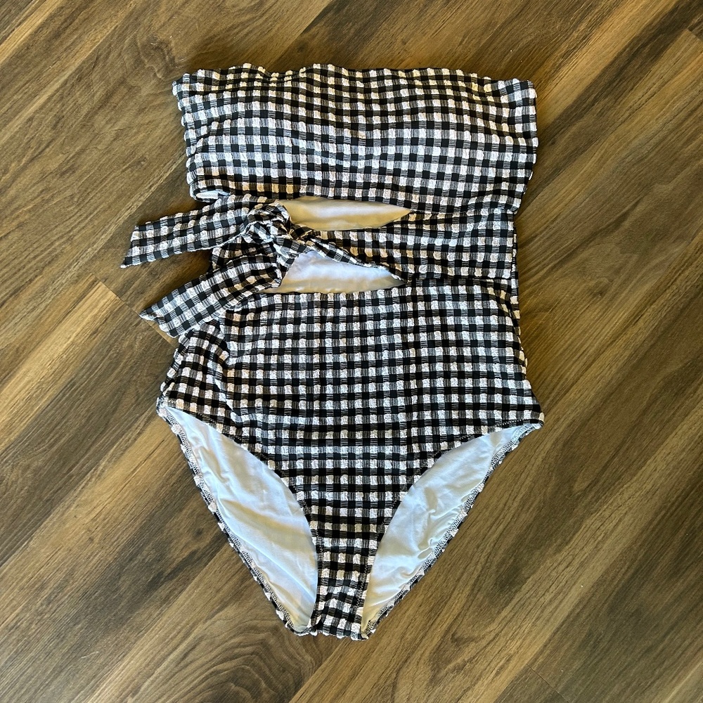 aerie black and white one piece swimsuit with tags